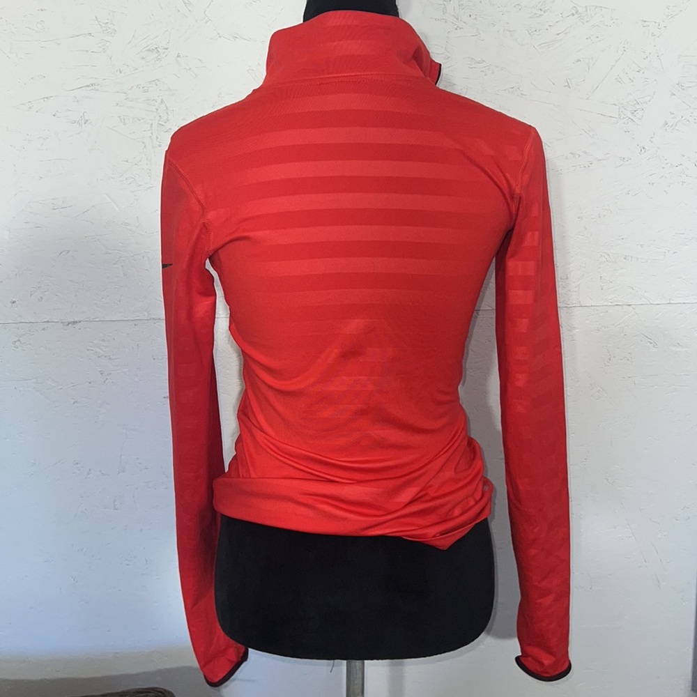 NIKE PRO dri-fit red long sleeved top! Thumb holes. Zipper. New w/o tags. - Picture 4 of 8